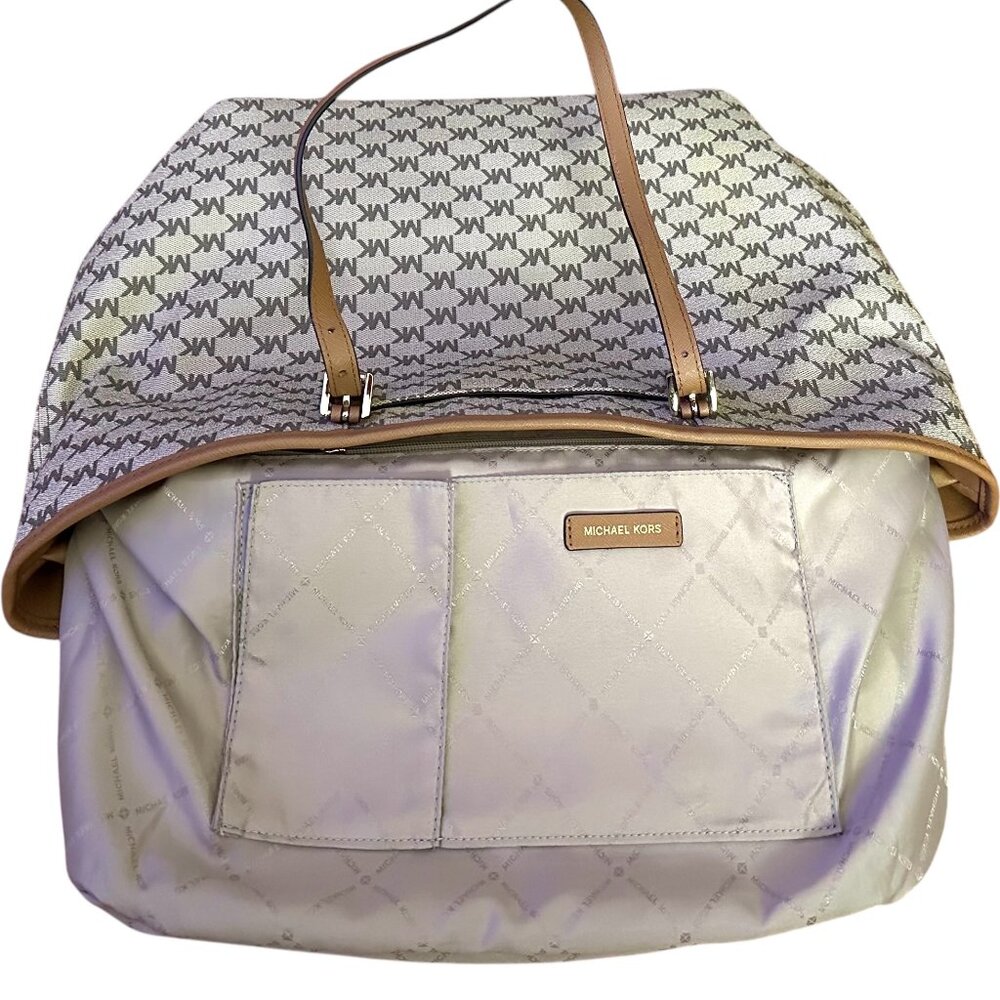 Michael Kors - Signature Large Beige/Tan Jet Set Travel Tote - Picture 5 of 5